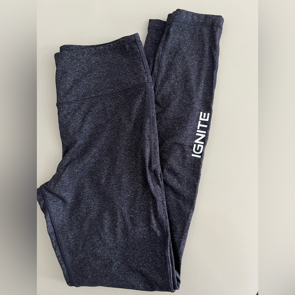 IGNITE Gray Leggings ( S/M )